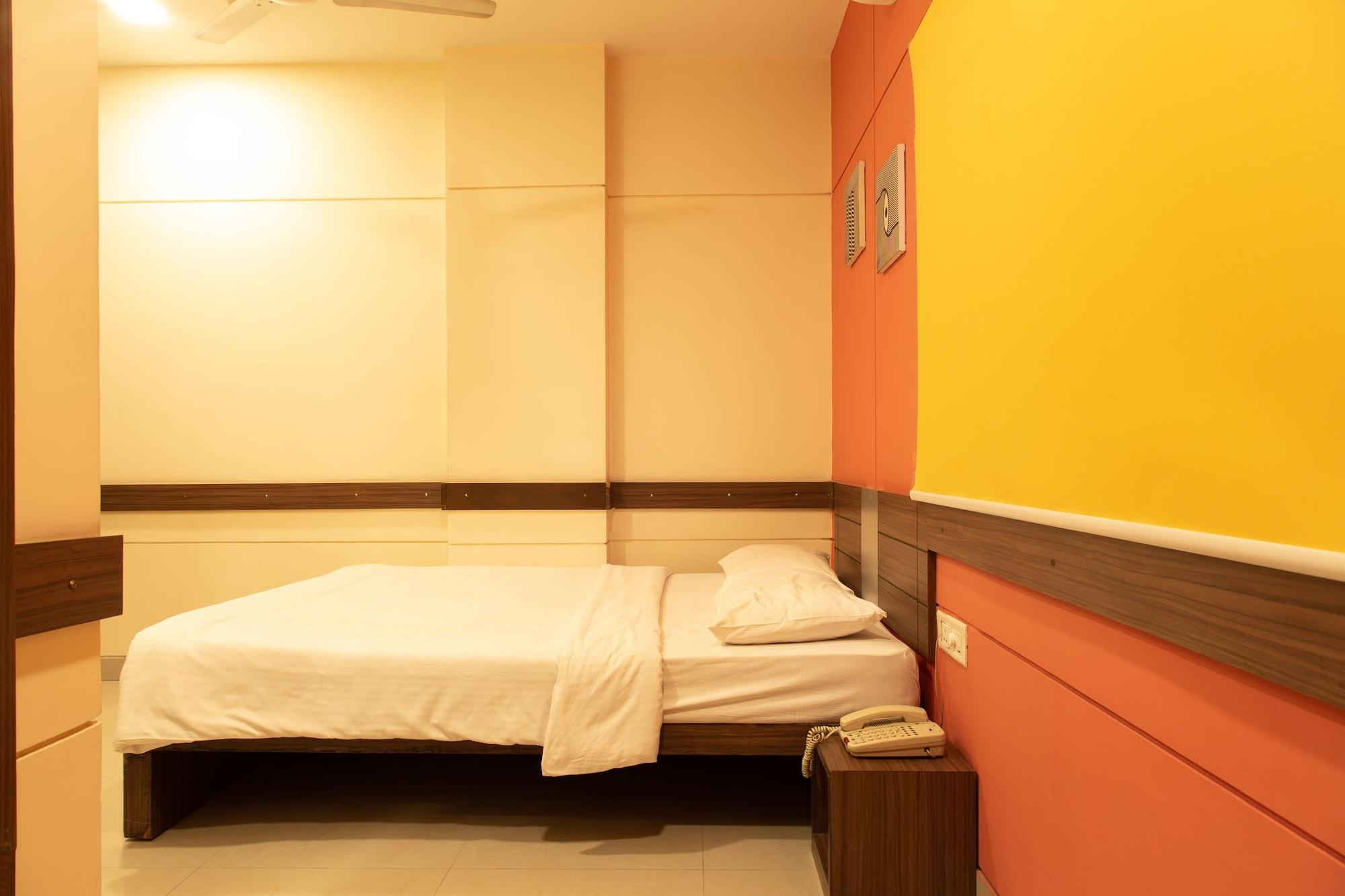 Hotel Tirupur Zewnętrze zdjęcie