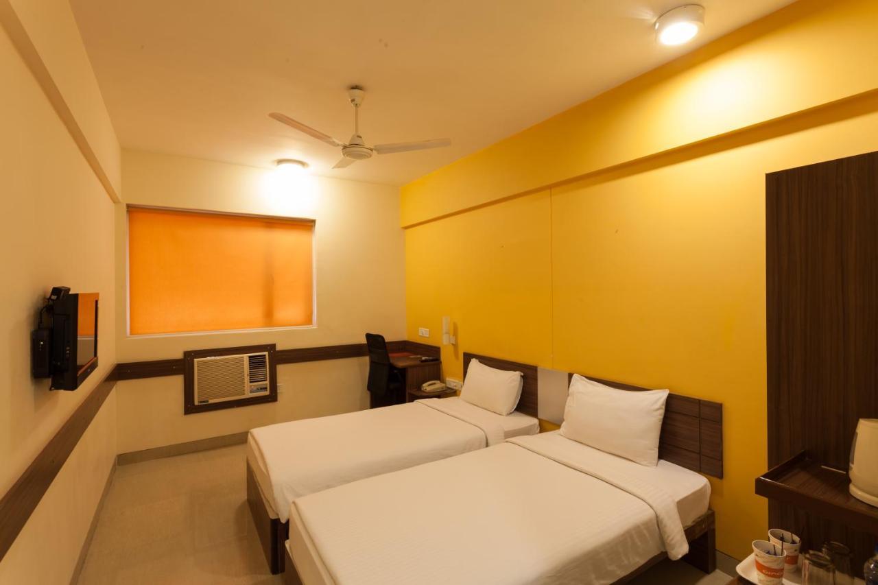 Hotel Tirupur Zewnętrze zdjęcie