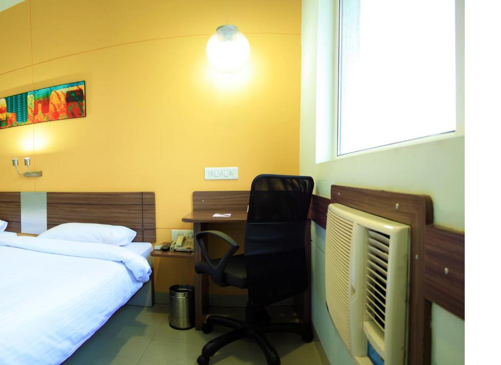Hotel Tirupur Zewnętrze zdjęcie