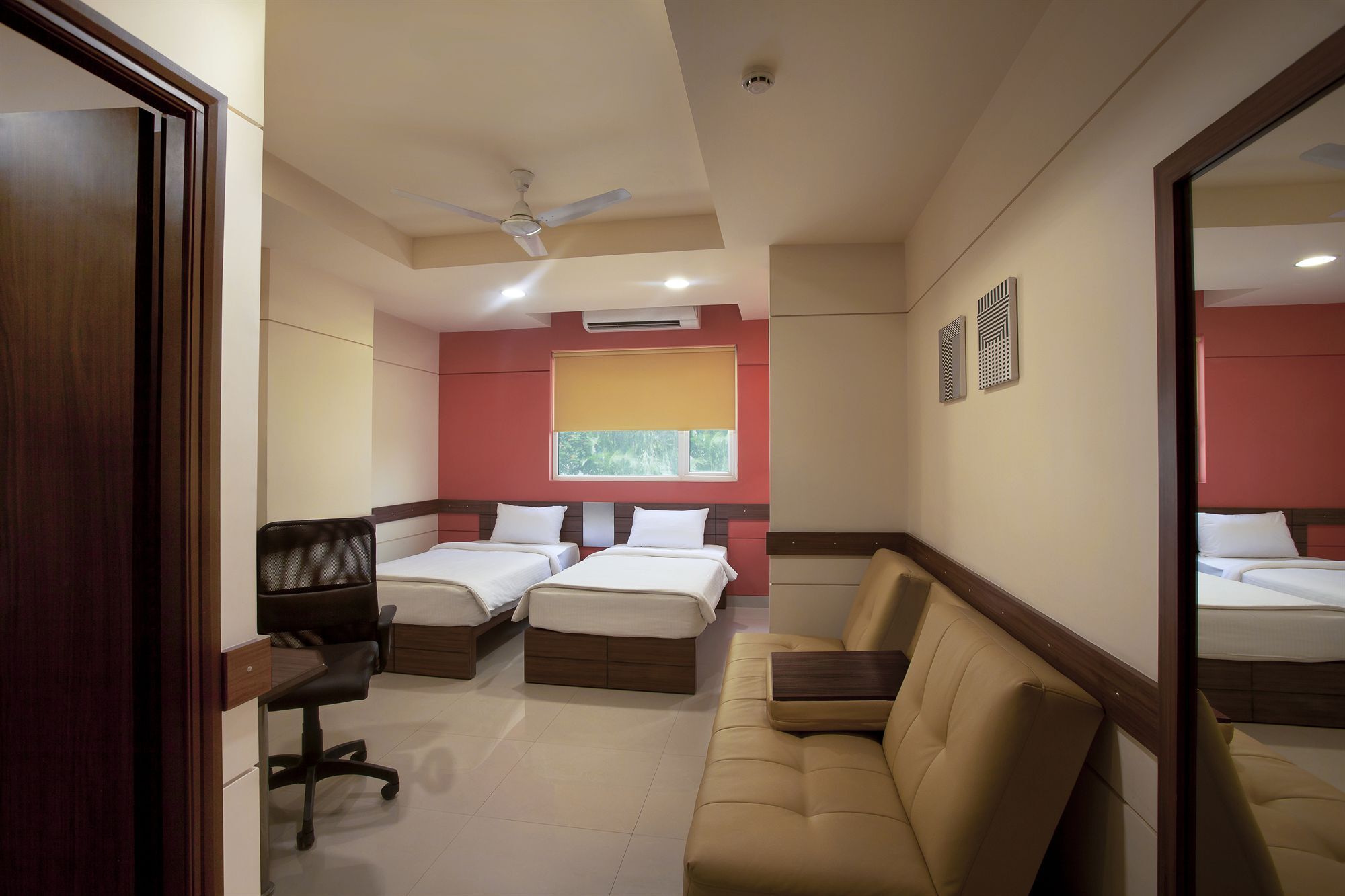 Hotel Tirupur Zewnętrze zdjęcie